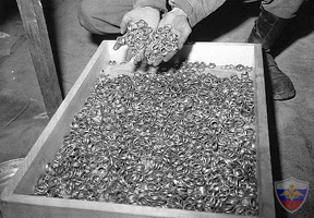 Обручальные кольца соженных в Бухенвальде